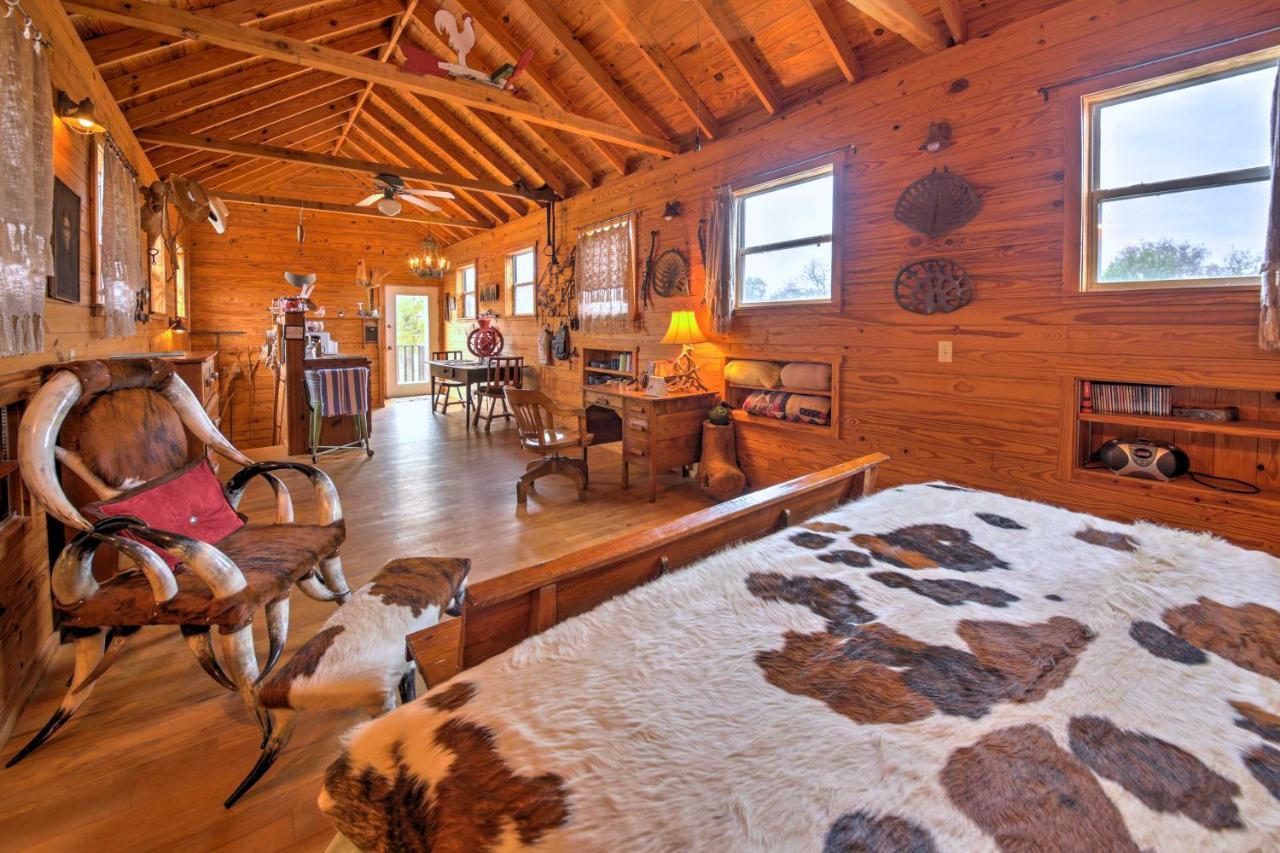 Вилла Ark Bunkhouse Fredericksburg Hideaway With Hot Tub Экстерьер фото