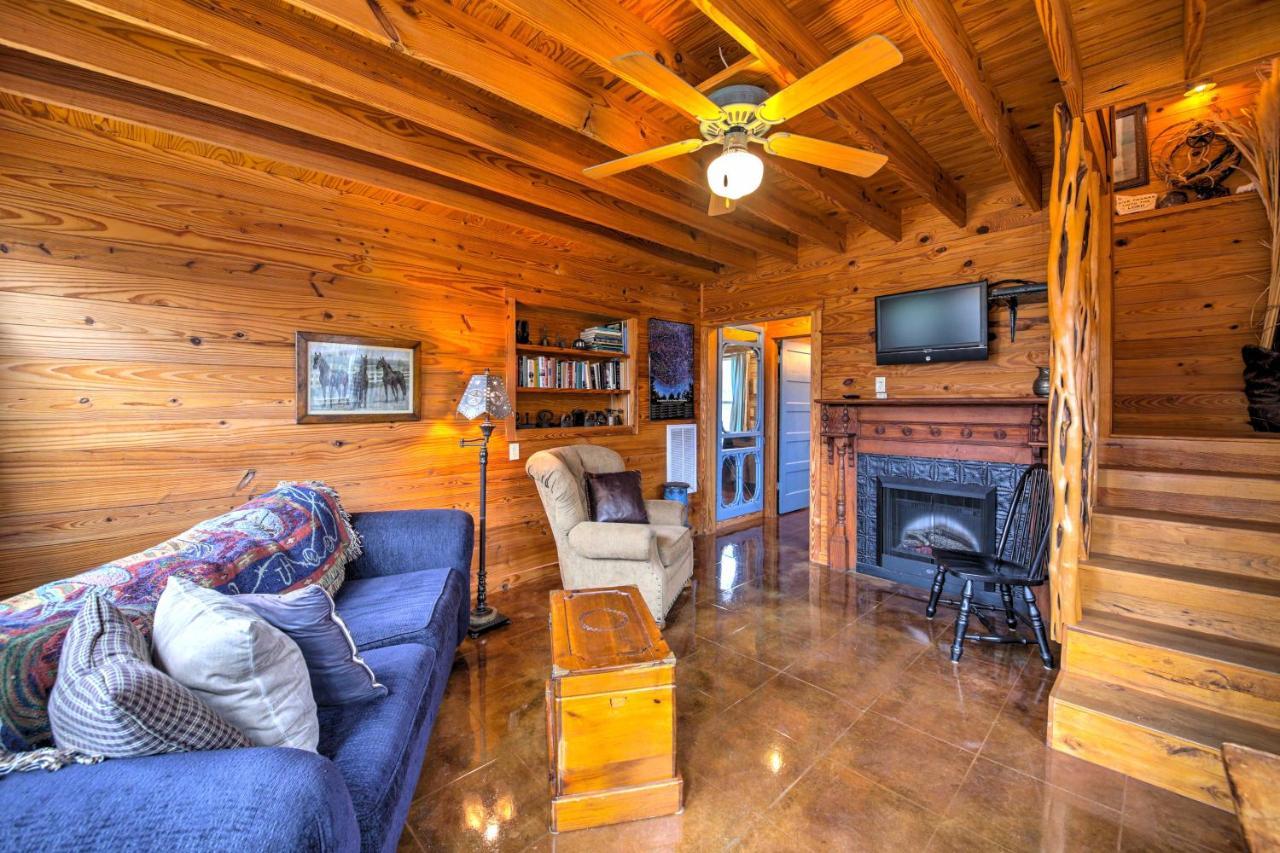 Вилла Ark Bunkhouse Fredericksburg Hideaway With Hot Tub Экстерьер фото